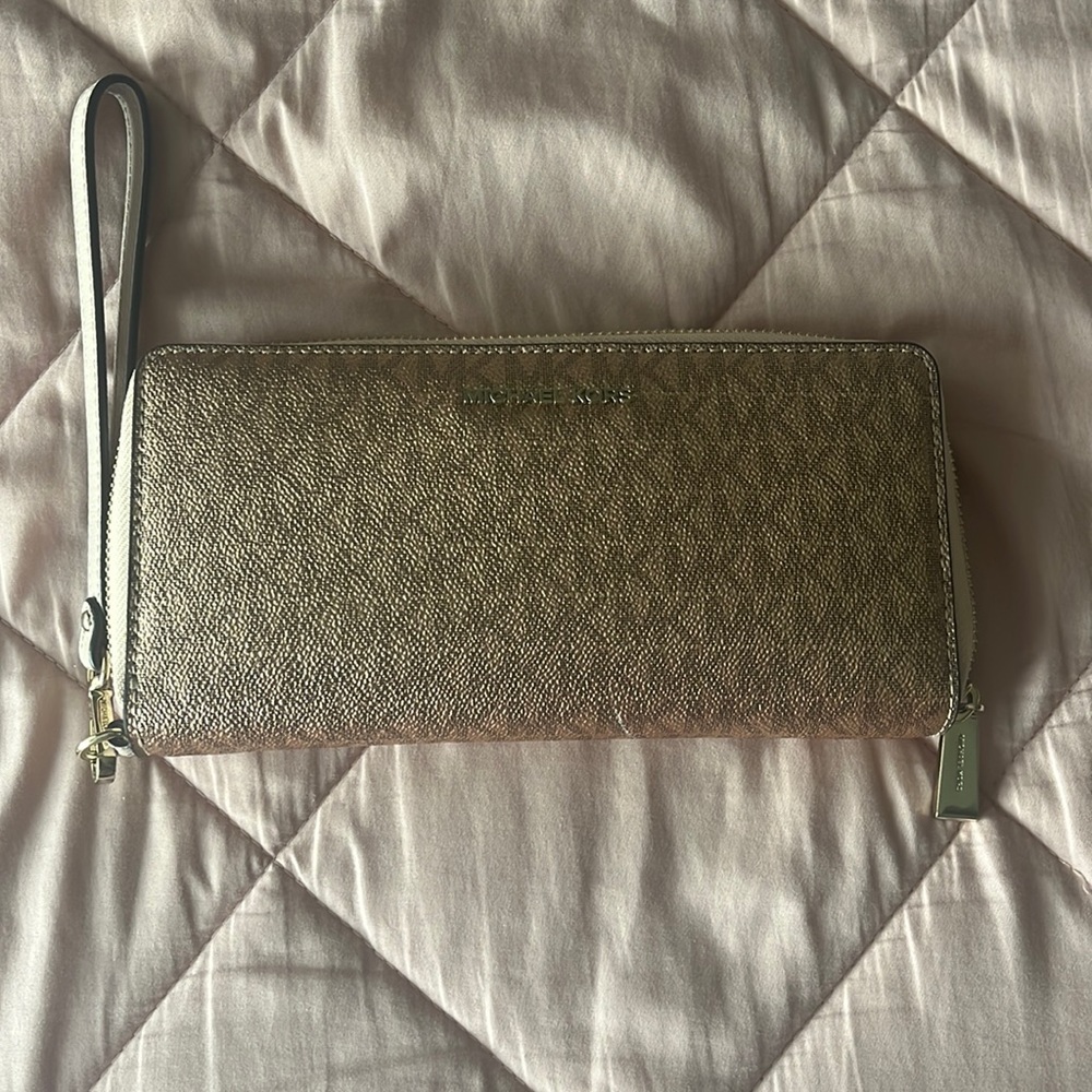 Michael Kors Large Logo Continental Wallet